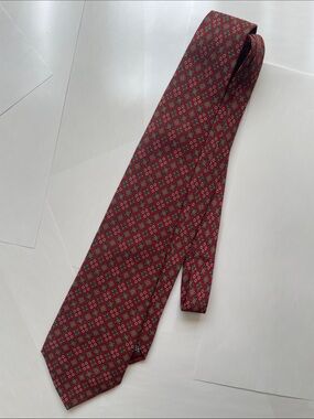 Men's Red Geometric Pattern Tie for Formal Wear